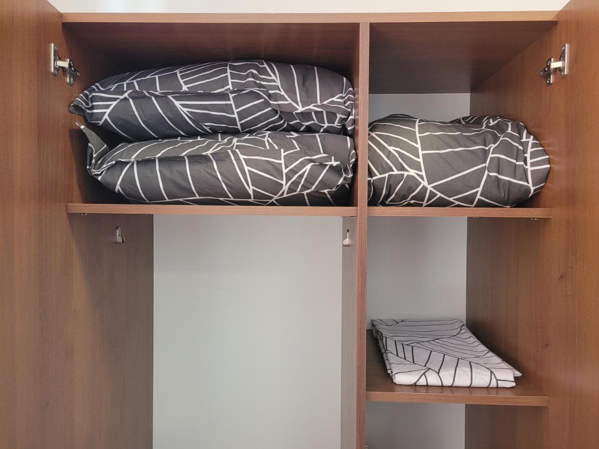 Apartamente Livada Римніку-Вилча Екстер'єр фото