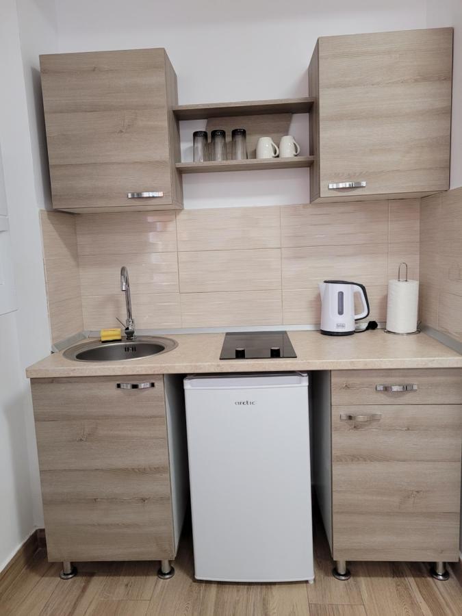 Apartamente Livada Римніку-Вилча Екстер'єр фото