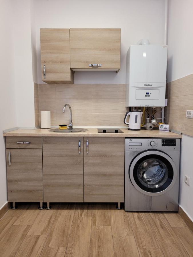 Apartamente Livada Римніку-Вилча Екстер'єр фото