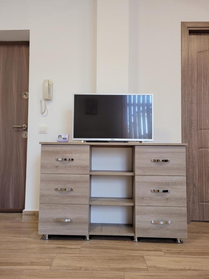 Apartamente Livada Римніку-Вилча Екстер'єр фото