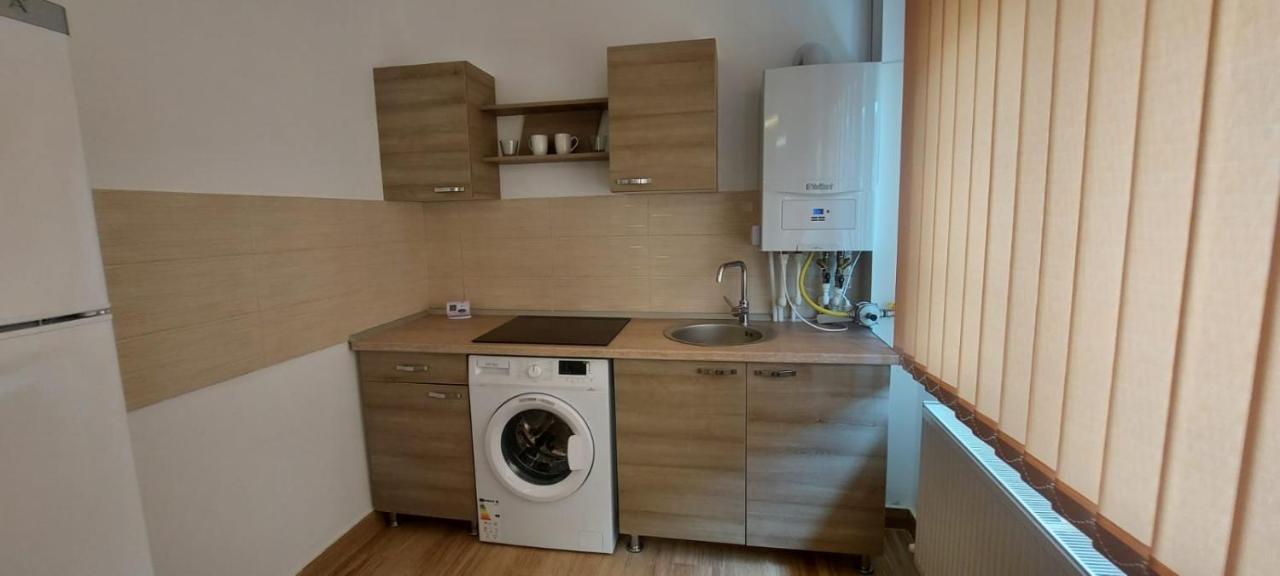 Apartamente Livada Римніку-Вилча Екстер'єр фото